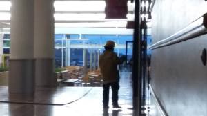 Bomberos realizan inspección de gas.