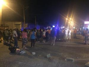 El bloqueo duró toda la madrugada. (Foto Código Veracruz)