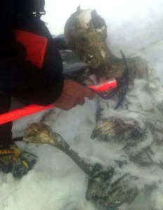 Uno de los alpinistas momificados.