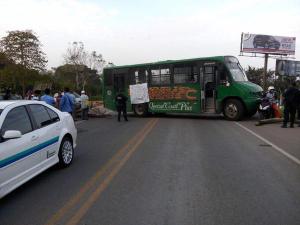 Exigen obras de pavimentación y el abastecimiento de agua mediante el sistema de operación de pozos; obras prometidas pero no cumplidas.