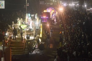 Los carros alegóricos fueron los que encendieron el ánimo.