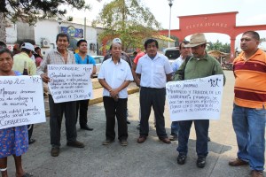 Cierran-Carretera-Federal-en-San-Andrés-Tuxtla-0001IR