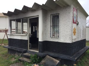 La caseta de Iquisa es solo un baño de méndigos y borrachos; nido de roedores.
