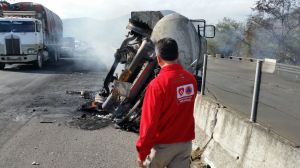 Protección Civil fue al lugar del accidente ya que se derramó diesel quemado.