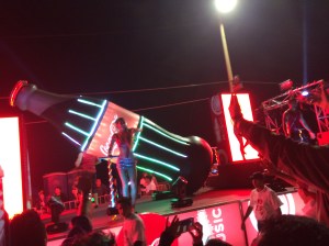 Los visitantes del Carnaval Coatza 2015 pudieron disfrutar del desfile antes que viniera la llovizna.