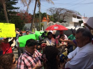 La Organización de Ciudadanos en Defensa de los Derechos Humanos convocó la manifestación ante la Fiscalía.