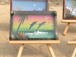 Sus óleos son de influencia de la corriente naturalista.