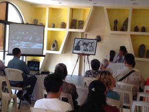 Vieron películas alusivas a la banda británica.