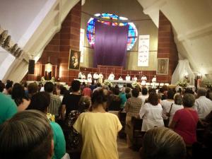 En el Triduo Pascual en la Catedral San José.
