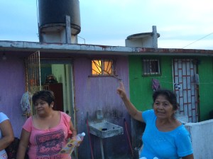Habitantes de Jardines de California aseguran que en la noche, ahora se roban el agua de los tanques entre los mismos vecinos.