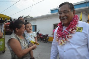 El candidato del PRD, Rodolfo de la Guardia, se perfila como gran favorito de la congregación de Mundo Nuevo en Coatzacoalcos.