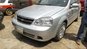 El vehículo donde llevaban a las víctimas