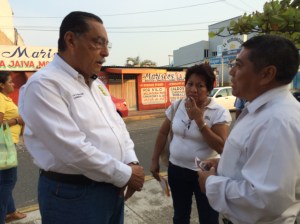 El candidato escuchó cada una de las propuestas ciudadanas.