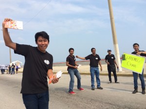 Los jóvenes hacían grupos de oración, imposición de manos, para cada aquel que pidiera apoyo.