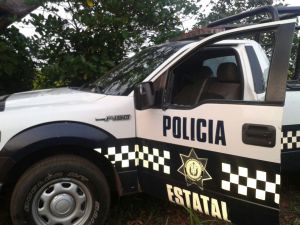 La patrulla salió agujereada por los disparos, pero no hubo oficiales caídos.