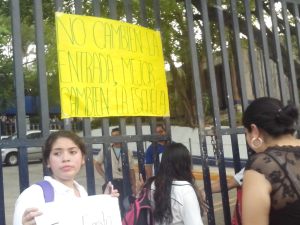 Se prolongaría conflicto escolar hasta la otra semana.