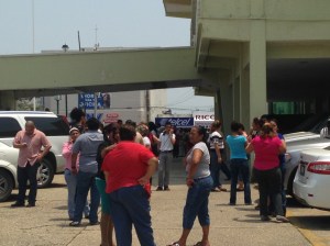 Desalojaron el Ayuntamiento de Coatzacoalcos. (Foto.- Rocío Magaña)
