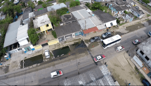 La calle Naranjos es una burla a las familias de más bajos recursos en Coatzacoalcos: está abandonada.