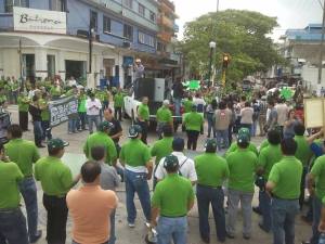 Se pronuncian contra la privatización de Pemex, en el Día del Trabajo. (Foto Gerardo Maldonado)