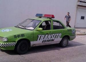 Los oficiales quisieron huir tras haberla atropellado; pero los detuvieron los testigos.