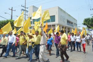 La caravana de la victoria del PRD que parte desde Imagen del Golfo hacia las instalaciones del partido.