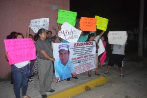 Amenazan con bloquear entradas y salidas carreteras de Coatzacoalcos. Si no se los devuelven.