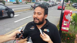 Franco Cardel, reportero de Grupo FM Noticias que fue aprehendido por la Policía Naval. 