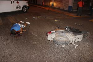 El cuerpo quedó tendido sobre el pavimento; ahí terminó su carrera criminal.