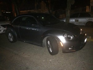 El vehículo quedó bajo resguardo; de ahí le sacaron de la cajuela 150 mil pesos. 