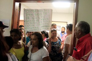 El Secretario de Gobernación Oliver Damas atendió a los manifestantes, le dijeron que no sirven los pozos que mandó hacer el alcalde Joaquín Caballero.