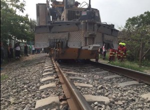 Personal de la unidad de mantenimiento no se percató de su presencia.