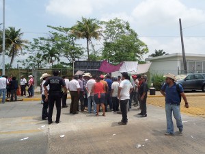 El cierre fue parcial en tres carriles del tramo que va de Villahermosa a Cosoleacaque. 