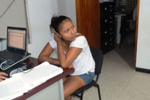 Lizbeth Alejandra Fernández Hernández, de 22 años, señalada de ladrona que pertenecía a la banda del carro blanco.