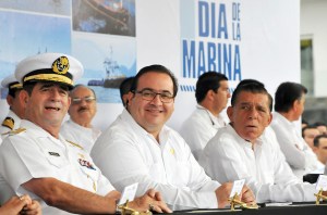 El gobernador Javier Duarte de Ochoa dijo que la ampliación del puerto de Veracruz en el área denominada Plaza 500 años, servirá para la convivencia entre la zona portuaria y la sociedad. La Plaza 500 años, donde está actualmente una bodega, será un espacio digno que va a generar un crecimiento turístico, económico y comercial; también permitirá dignificar la zona del Malecón, considerada una de las más hermosas y bellas del estado, lo que reafirmará la relación entre la Marina y los veracruzanos.
