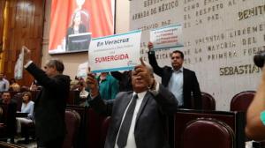 La fracción parlamentaria del PAN acusó corrupción en el caso del Túnel Sumergido de Coatzacoalcos.