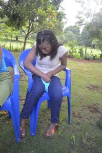 Martha, una adolescente de 15 años, ya no quiere estudiar en la escuela porque los alumnos se burlan de ella.