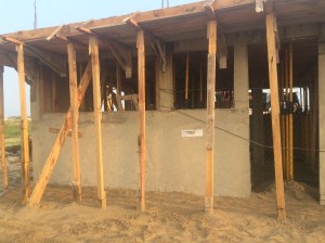 La familia Guízar Valladares construyó una casa, peor el Ayuntamiento le puso sellos de clausura.