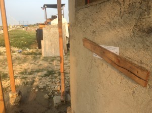 Gertrudis Guízar Valladares, hermano del candidato Gonzalo Guízar, tapó los sellos de clausura.