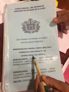 El abogado de Samuel Bringas enseña el proceso legal judicial que se encuentra el predio Los Almendros.