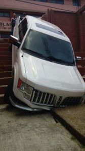 Era una camioneta de lujo, marca Lincoln.