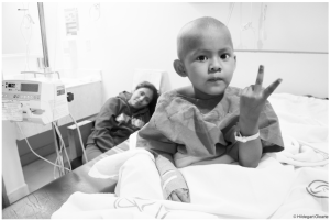 Kimberly, una niña con cáncer de la serie fotográfica realizada por Hildegart Olarte.