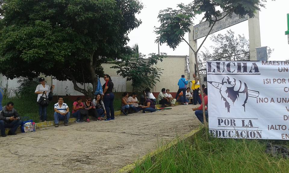 Maestros toman instalaciones de la SEV Coatzacoalcos | Costa Veracruz