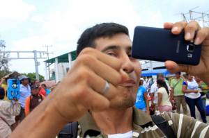 Este es el agresor, se llama Javier Alonso, con domicilio en la colonia Trópico, que esta tarde agredió a compañeros periodistas. Lo señalan de formar parte del GRUPO DE CHOQUE DEL AYUNTAMIENTO DE COATZACOALCOS.