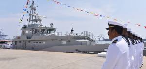 Emotiva ceremonia naval. 