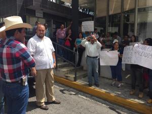 Renato Tronco, el diputado independiente, no pudo hacer sus trámites. (Foto @retioxalapa )