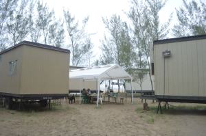 En las playas de Mecayapan, se instaló el campamento generando contratación de cocineras y personal de limpieza dentro la misma comunidad.