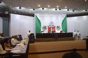 La celebración de la asamblea legislativa se desarrolló en Minatitlán, sede temporal.
