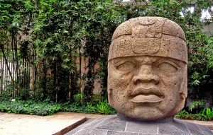 Cabeza colosal hallada en San Lorenzo.