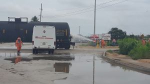 Elementos contra-incendio lograron sofocar la supuesta fuga.