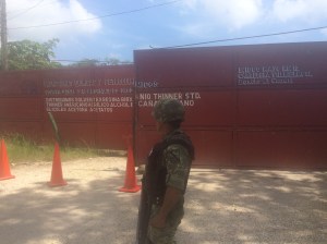 Los malhechores que estaban trasegando el combustible huyeron al ver al Ejército.